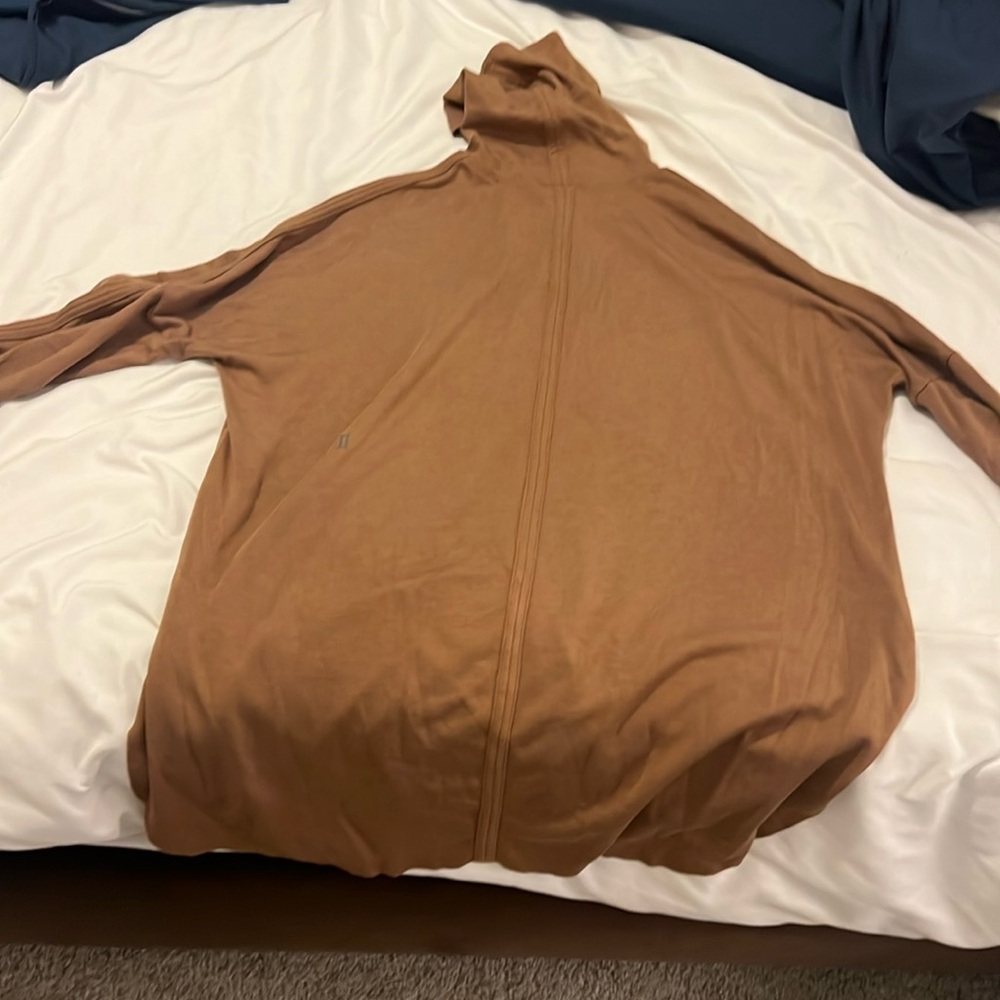 Kit and Ace comfortable great conditionn shirt